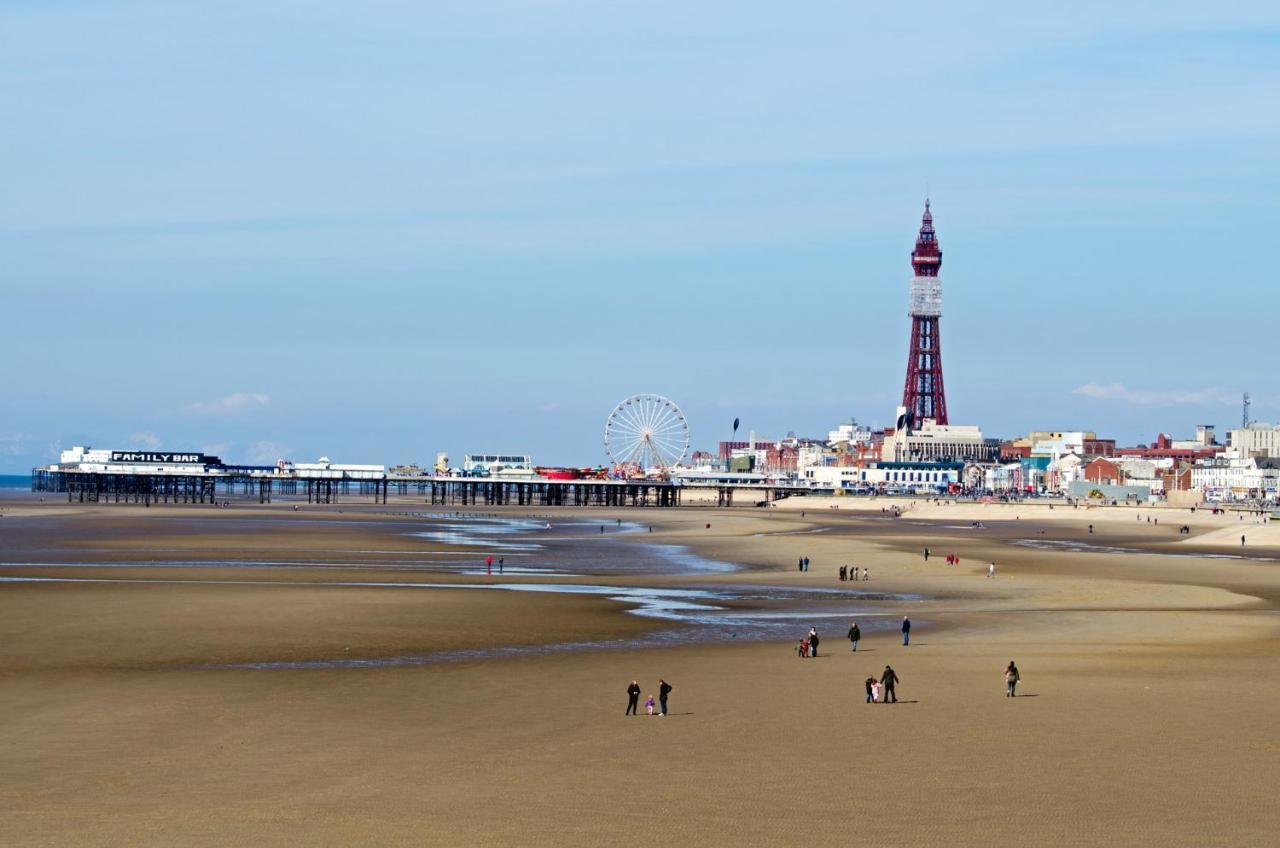 Simpson Beach View Apartments By Blackpool Service Apartments Exterior photo